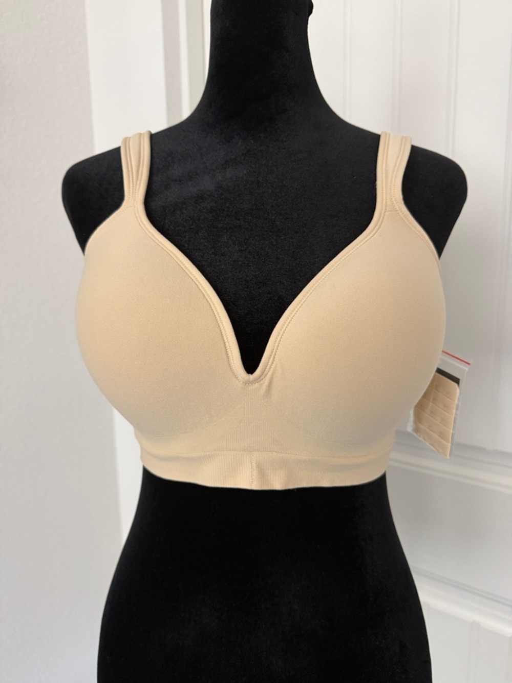 Underoutfit Bra “The Perfect Neckline”